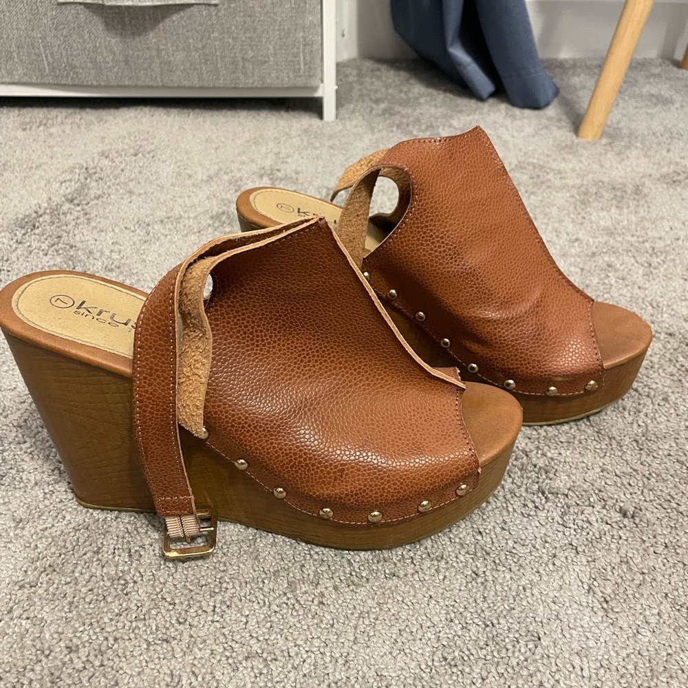 Leather Krush brand wedges.